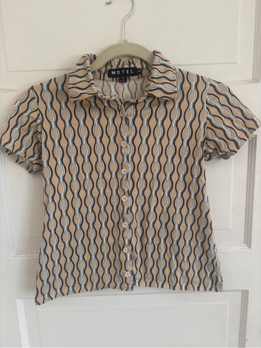 Motel Beige and Blue Geometric Short Sleeve Shirt
